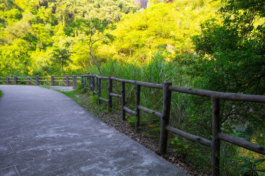 山间小道 护栏 拦河