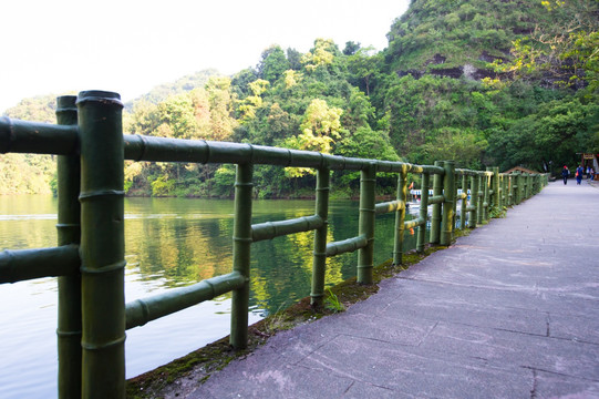 山间小道 护栏 拦河