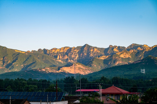 日照群山