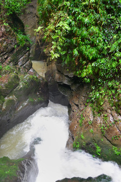 峡谷溪流 山谷河流 自然风光