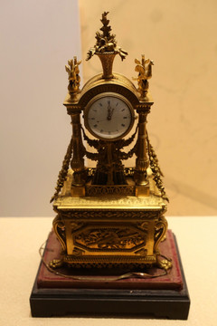 清代铜镀金水法座钟