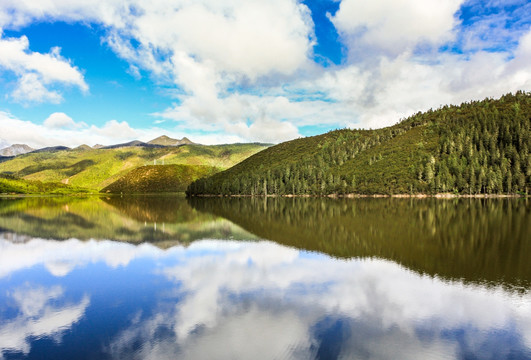 香格里拉普达措风景