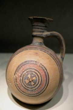 塞浦路斯陶长颈瓶