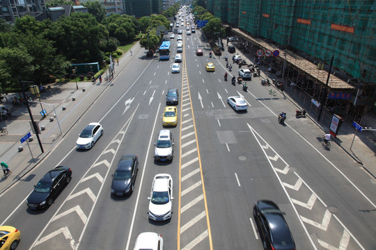 集庆路路面