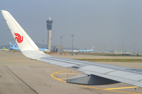 仁川机场控制塔 大韩航空飞机