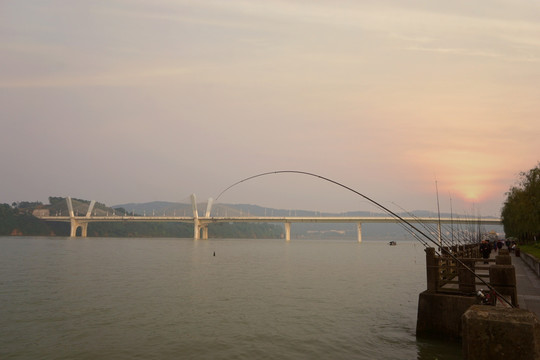 傍晚夕照 合川嘉陵江南屏大桥