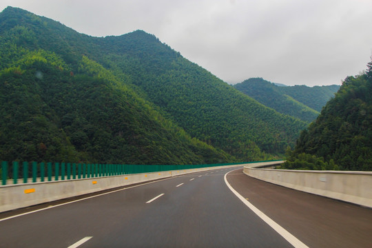 美景山林高速路