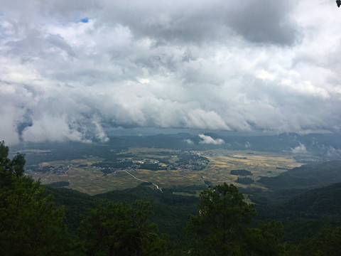 玉皇阁山间坝子