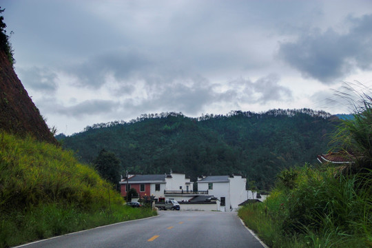 山路村庄