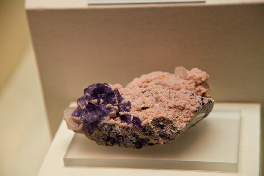 紫色萤石 矿石