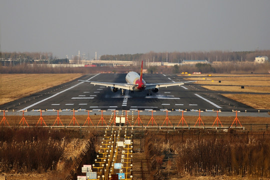 飞机落地 降落 首都航空