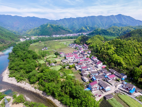 秋浦河