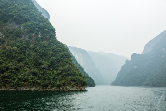 水墨远山 长江峡谷风光 远山