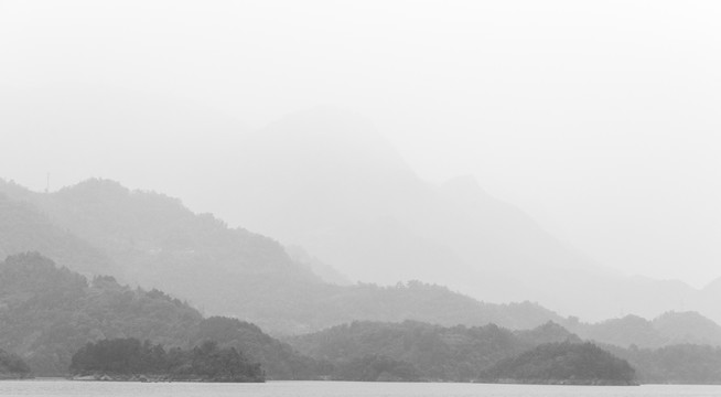 水墨远山 长江峡谷风光