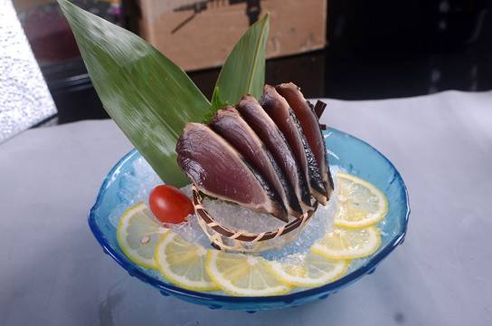 堅魚刺身
