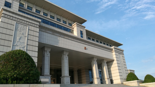 县城新建的县政府大楼