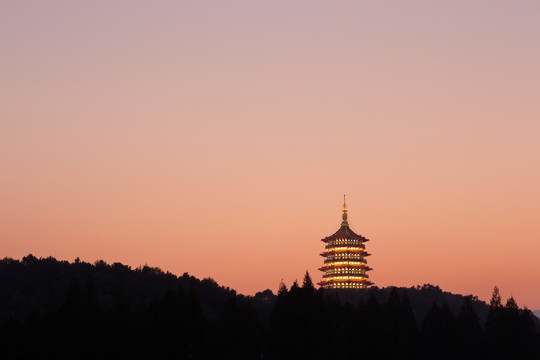 杭州雷峰塔夕照