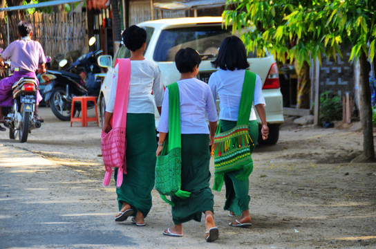 缅甸女学生