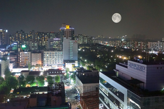 韩国水原市风光 俯拍城市夜色
