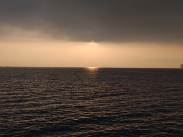 海上落日