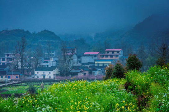 山村早春