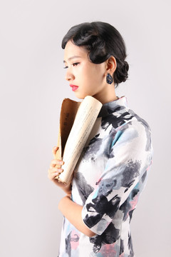 復(fù)古的旗袍美女