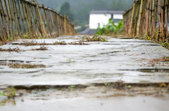 石板路 竹篱笆