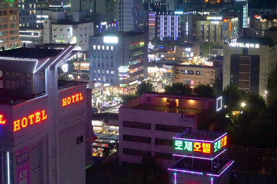 韩国都市夜景 酒店宾馆林立