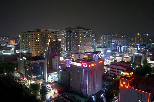 韩国都市夜景 酒店宾馆林立