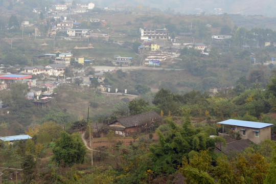 山区小镇 远景 俯拍