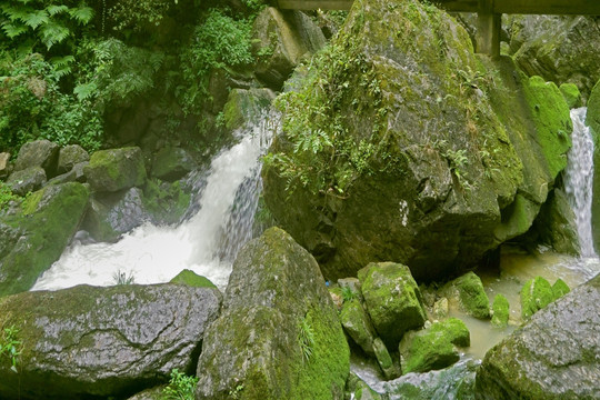 高山流水 峡谷溪流