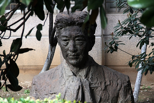 南京大学 校园雕塑
