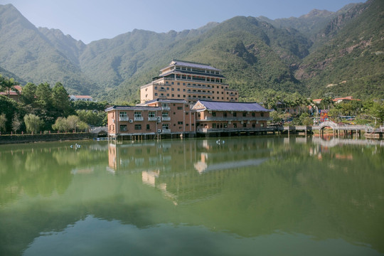 莲花山温泉酒店