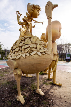 上海 浦江郊野公园 金色雕塑