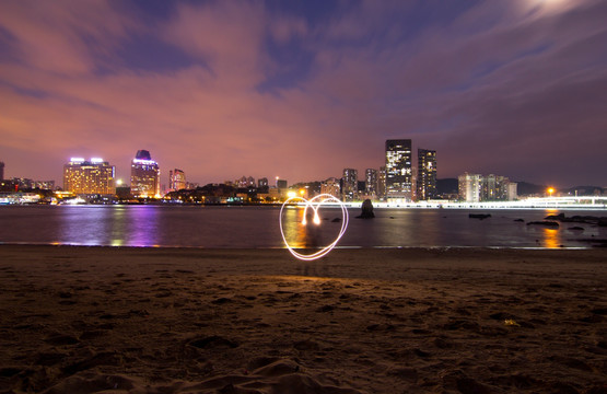 夜景 爱心光线