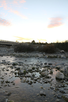 河水卵石