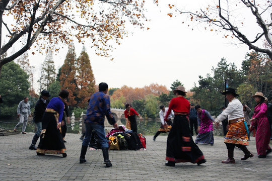 蒙古族热舞