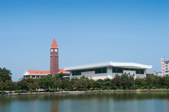 广东培正学院 图书馆钟楼