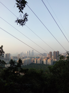 山间远望城市风景