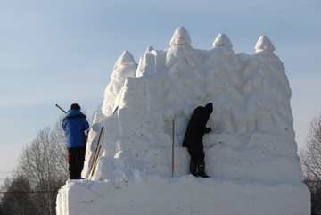 制作雪雕