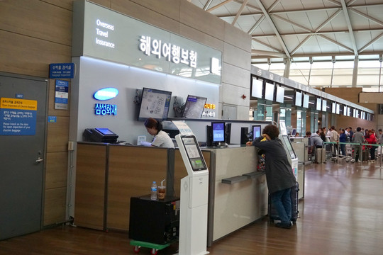 韩国仁川机场 海外旅行保险柜台