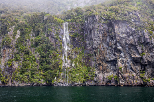 米尔福德峡湾