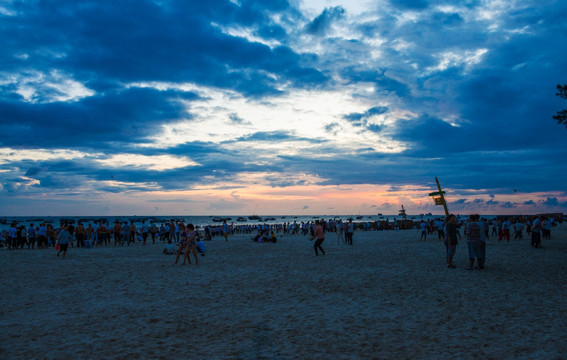 沙滩黄昏 暮色 乌云