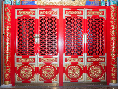 中式红漆门