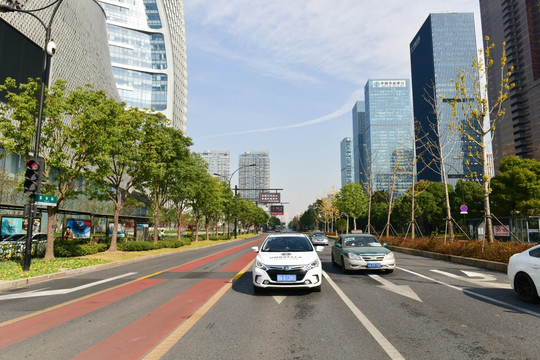 城市路景