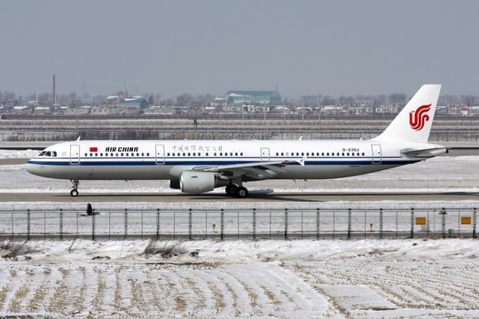 雪地 飞机 中国国际航空