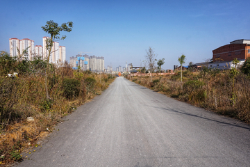 蓝天下的路 厂区