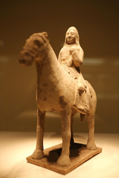 北朝骑马的武士陶俑