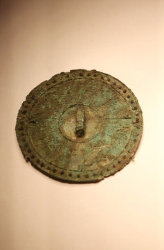 商王武丁时期的青铜镜