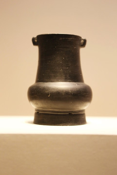良渚文化时期双鼻陶壶